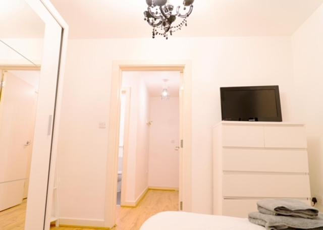 Lovely 1-Bed Apartment In Hackney Londen Buitenkant foto